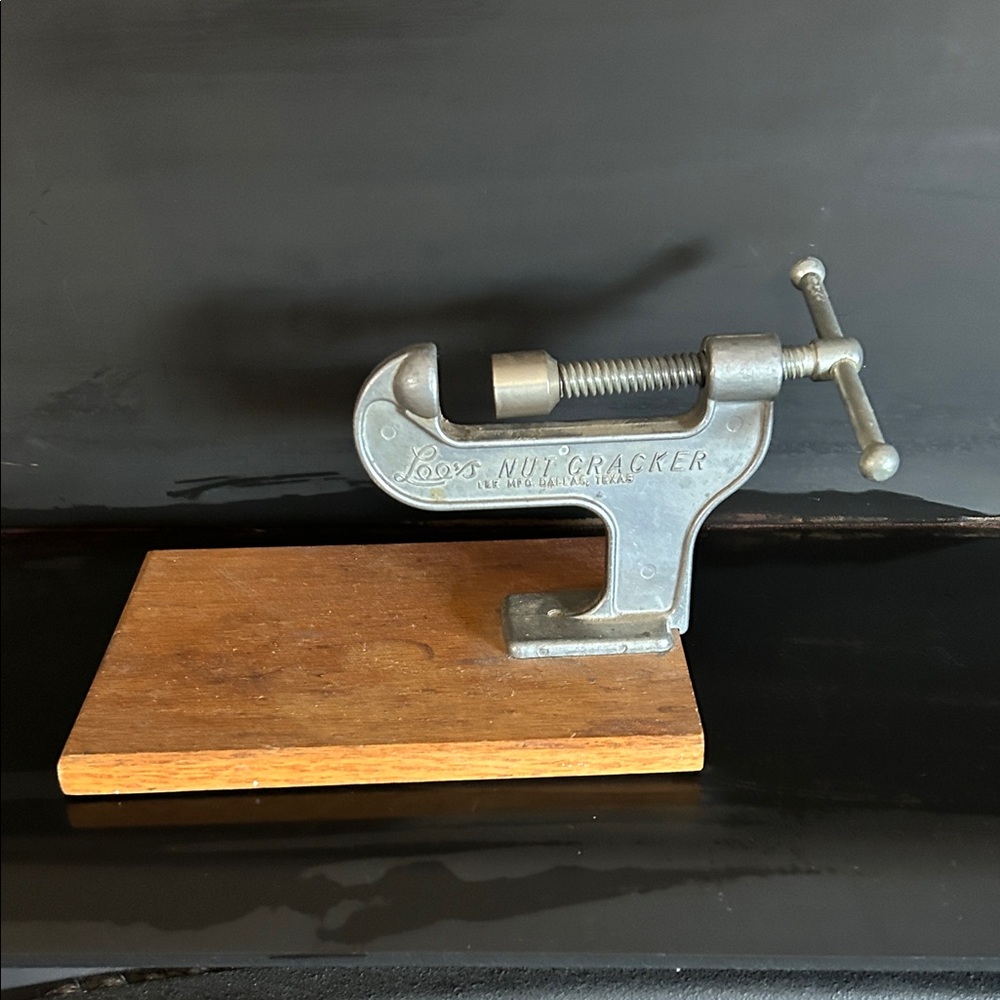 Lee’s Nut Cracker Vintage Cast Metal Clamp-Mount - Silver Dallas Texas - Picture 2 of 8